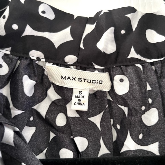 Max Studio Sheer Black and White Patterned Halter Blouse - Picture 7 of 8